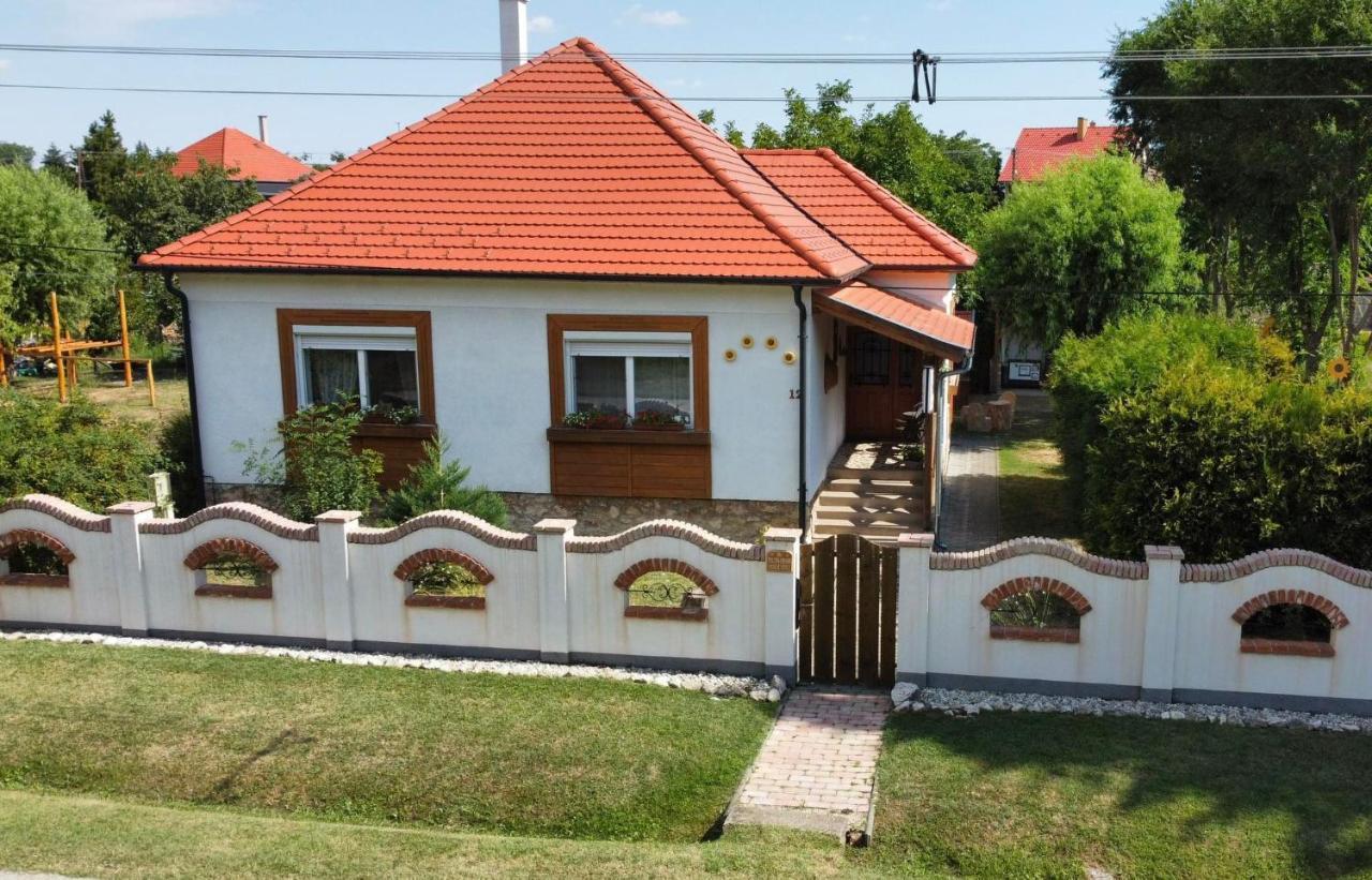 Doere Vendeghaz Apartment Bakonyszentlaszlo Екстериор снимка