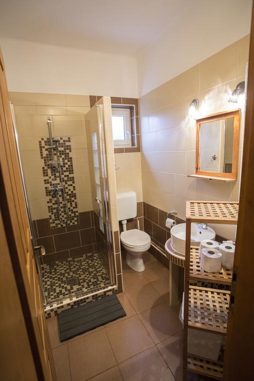 Doere Vendeghaz Apartment Bakonyszentlaszlo Екстериор снимка